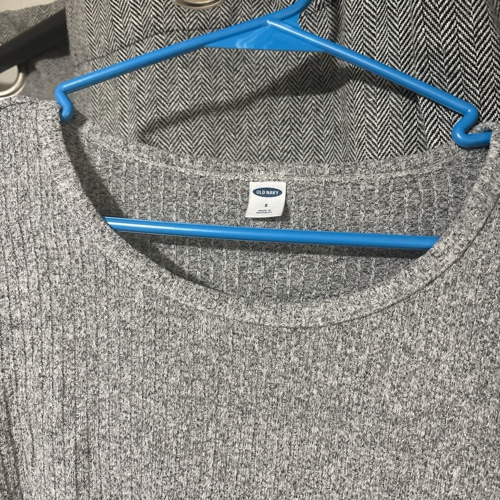 Old Navy Men's Crewneck Sweater in Heather Gray